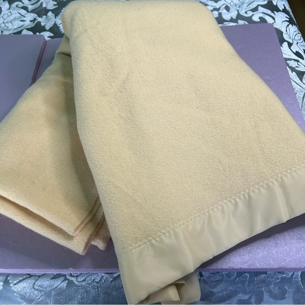 Cozy Tan Throw Blanket